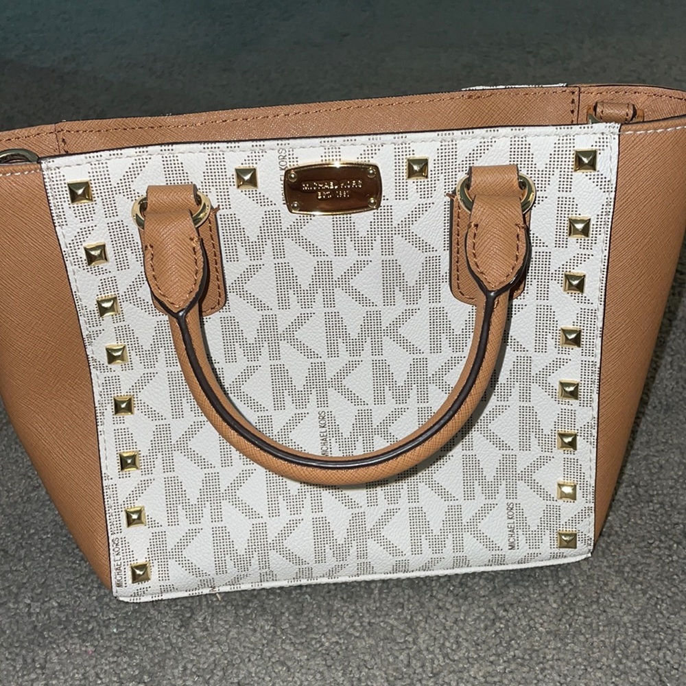 Michael Kors never been used crossbody purse!!